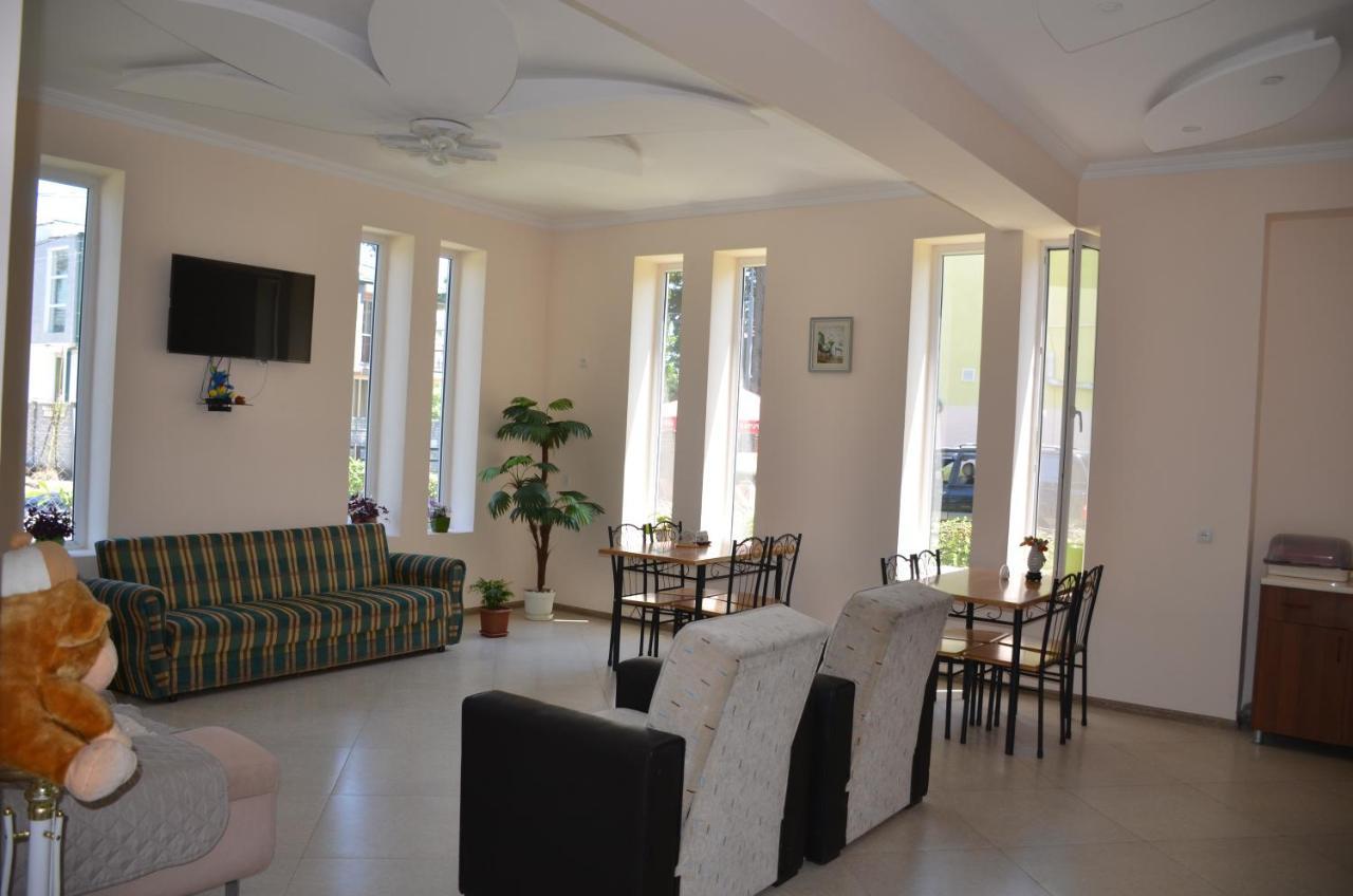 Maka Bed & Breakfast Ureki Exterior photo